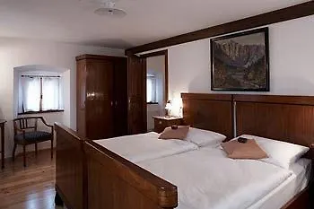 Hotel Dvor Jezersek Brnik 3*, Cerklje na Gorenjskem Slovenia
